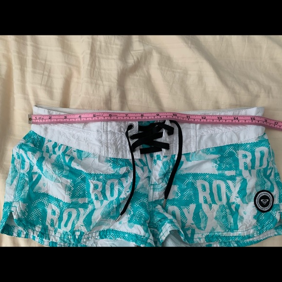 Roxy Shorts - Picture 3 of 4